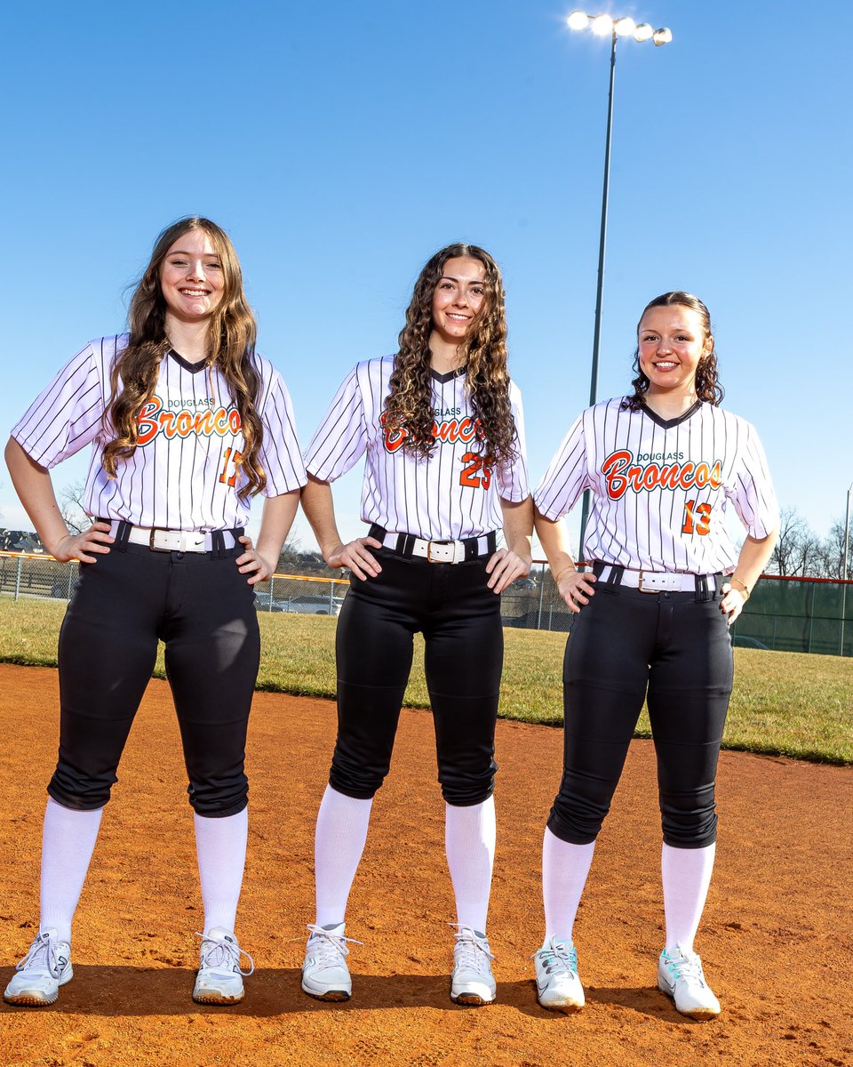 FDHS Softball tweet media