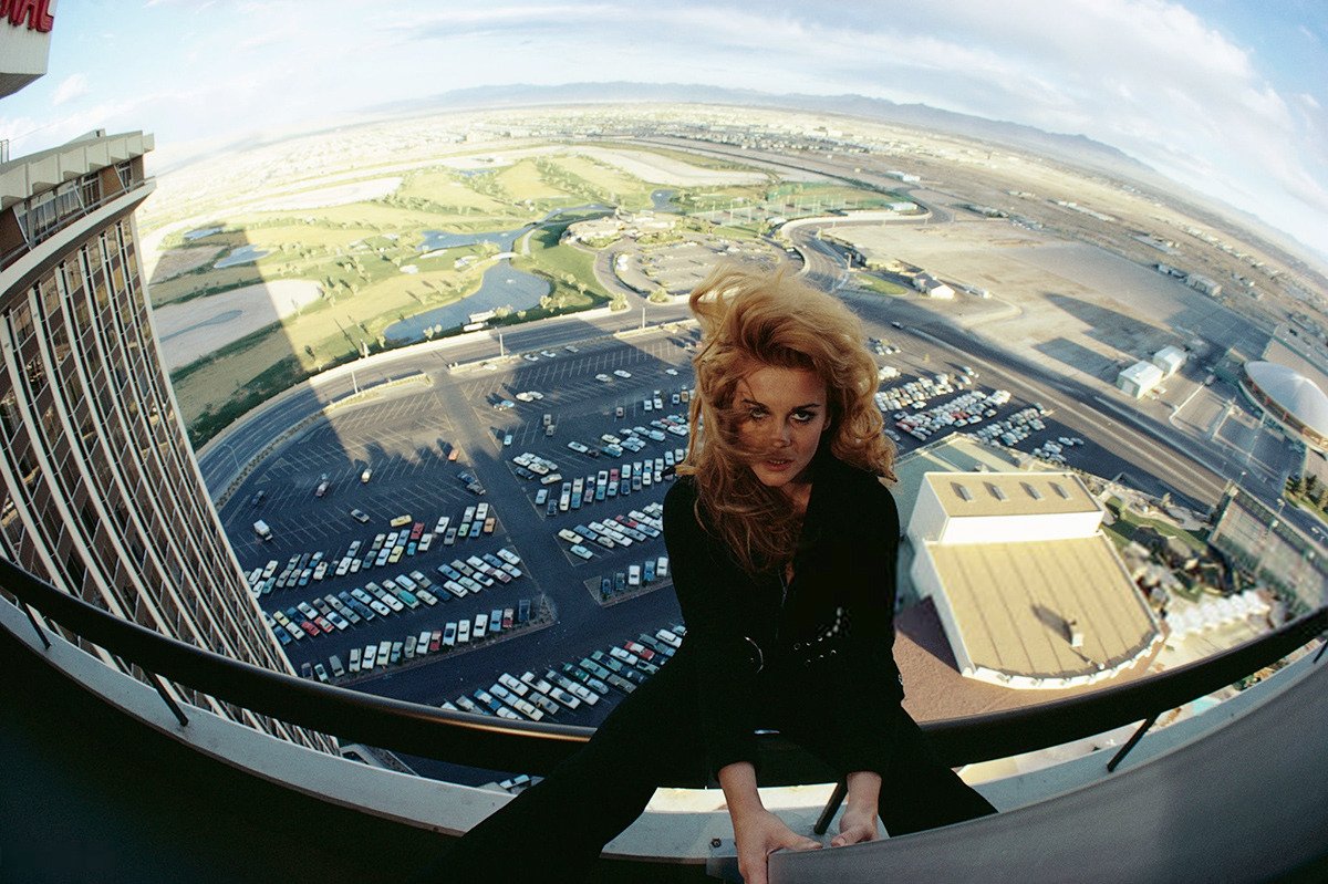 Ann-Margret sits on the railing of a hotel balcony in Las Vegas, 1971.

Photo by Douglas Kirkland