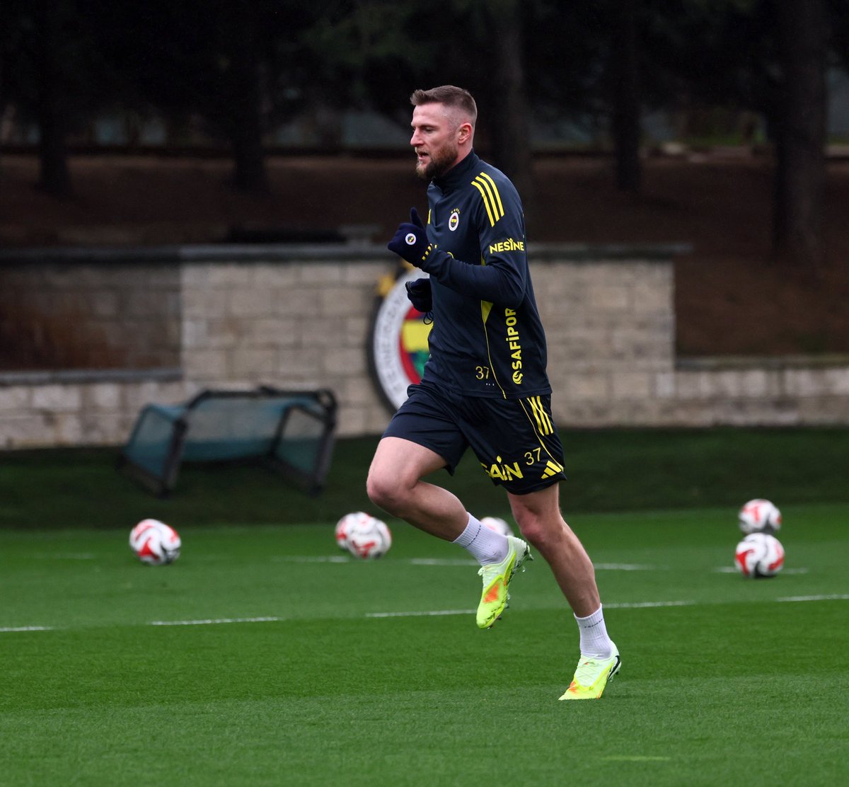 Fenerbahçe SK tweet media