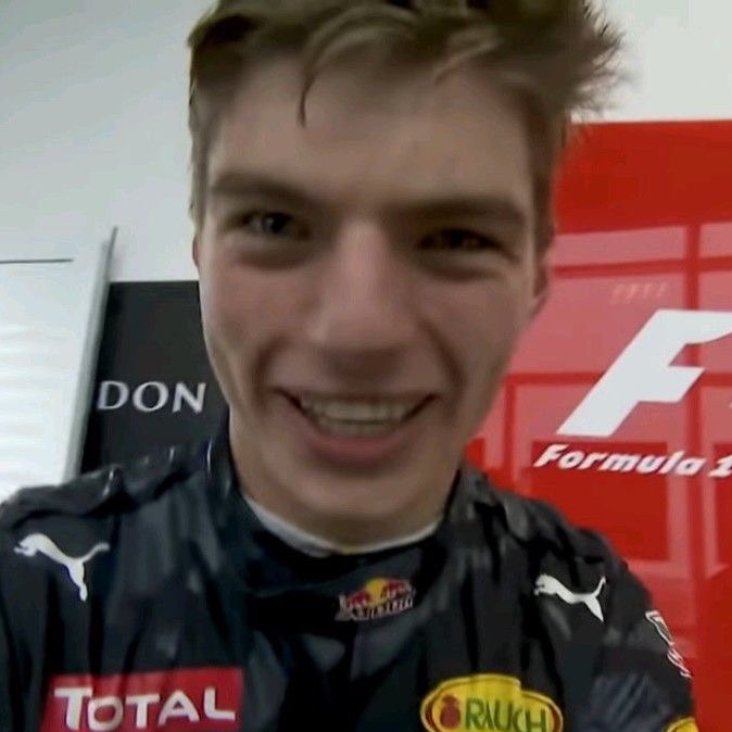 venamourz's tweet image. this cat noisy af #curious