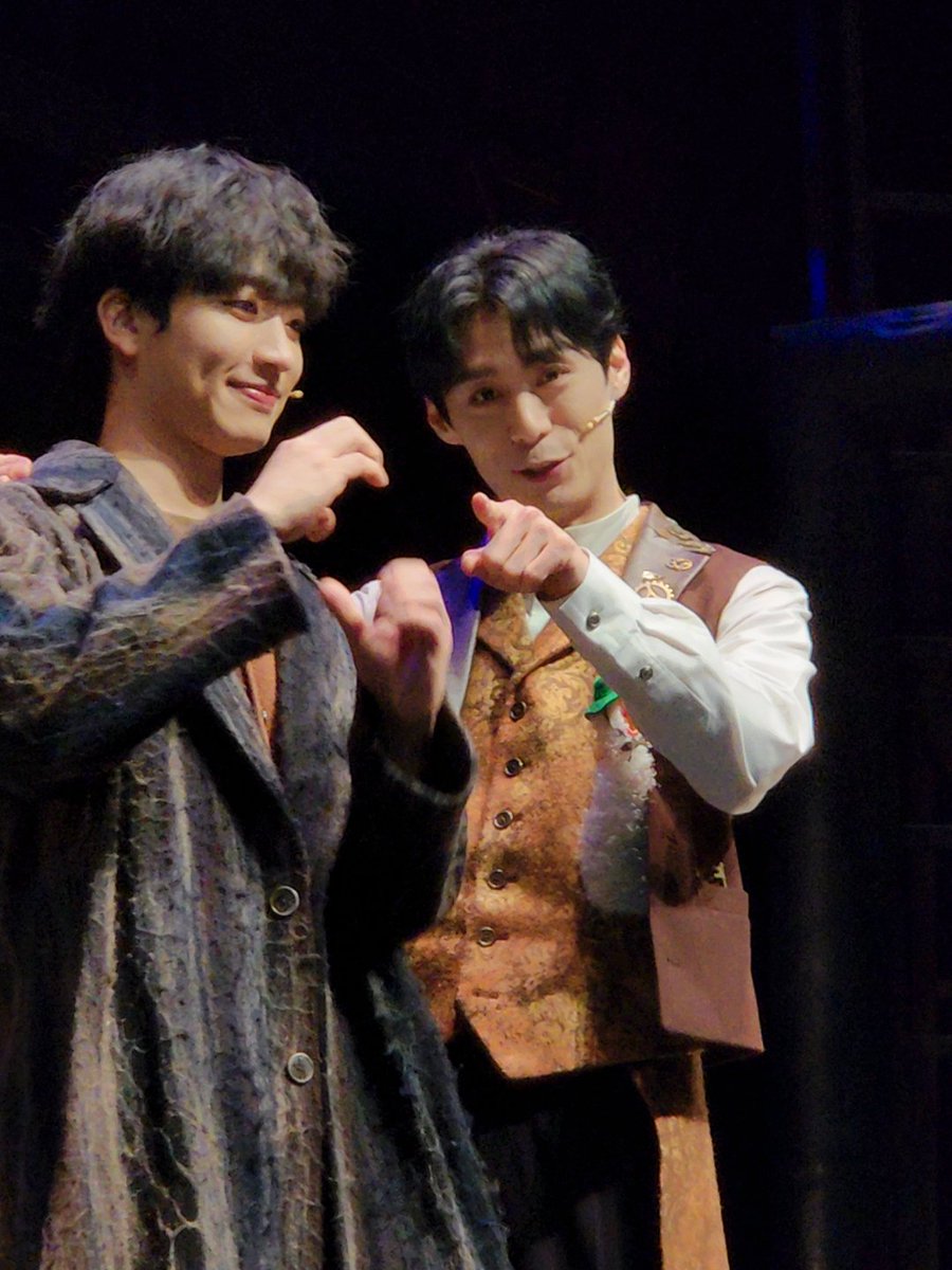 신나하다 tweet media