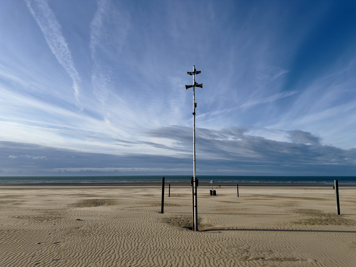 ilCostro's tweet photo. De Panne 17:05 #vrtweer https://t.co/9mrxGmQ9Bw
