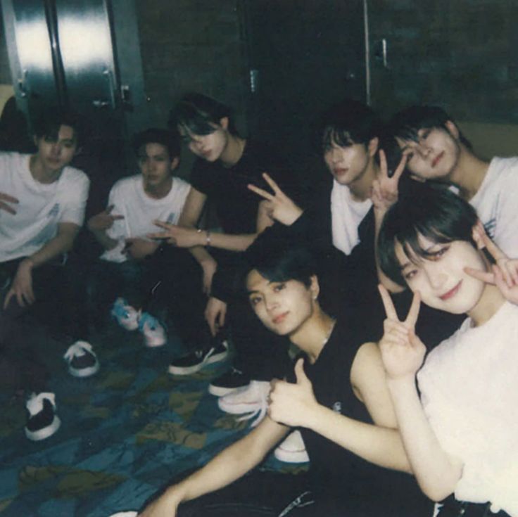 Another day, it's been 6 days already. I hope everyone is doing okay despite in what's going on around us. 

Day by day it's going to be harder for us, but I hope no one will stop for fighting for Heeseung. Him and the members deserve so much better than this. 

Let's not stop