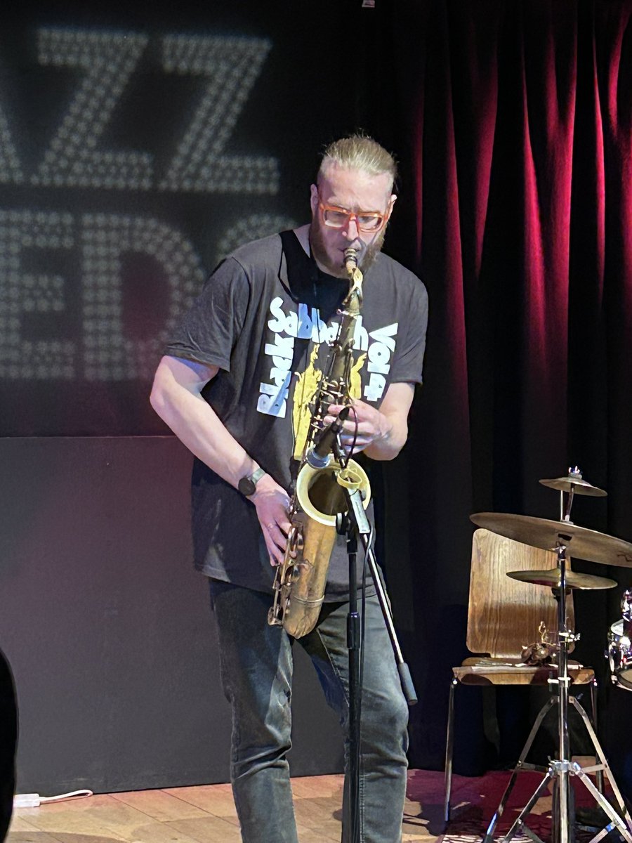 Lee Metcalfe tweet media