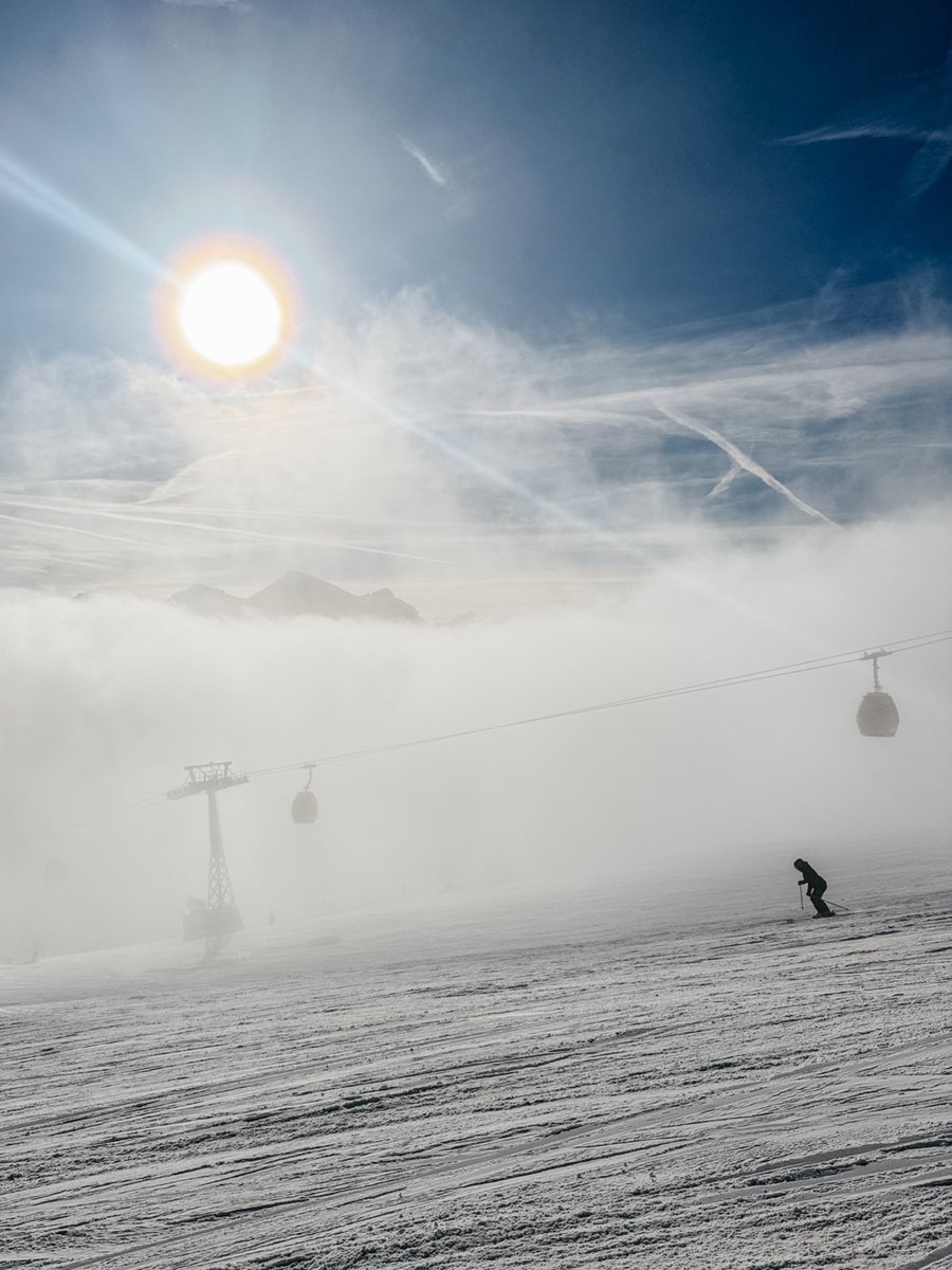 alexhris's tweet photo. Drama queen (phone cleanup) #january2026 #theAlps https://t.co/mXokp5GHz0