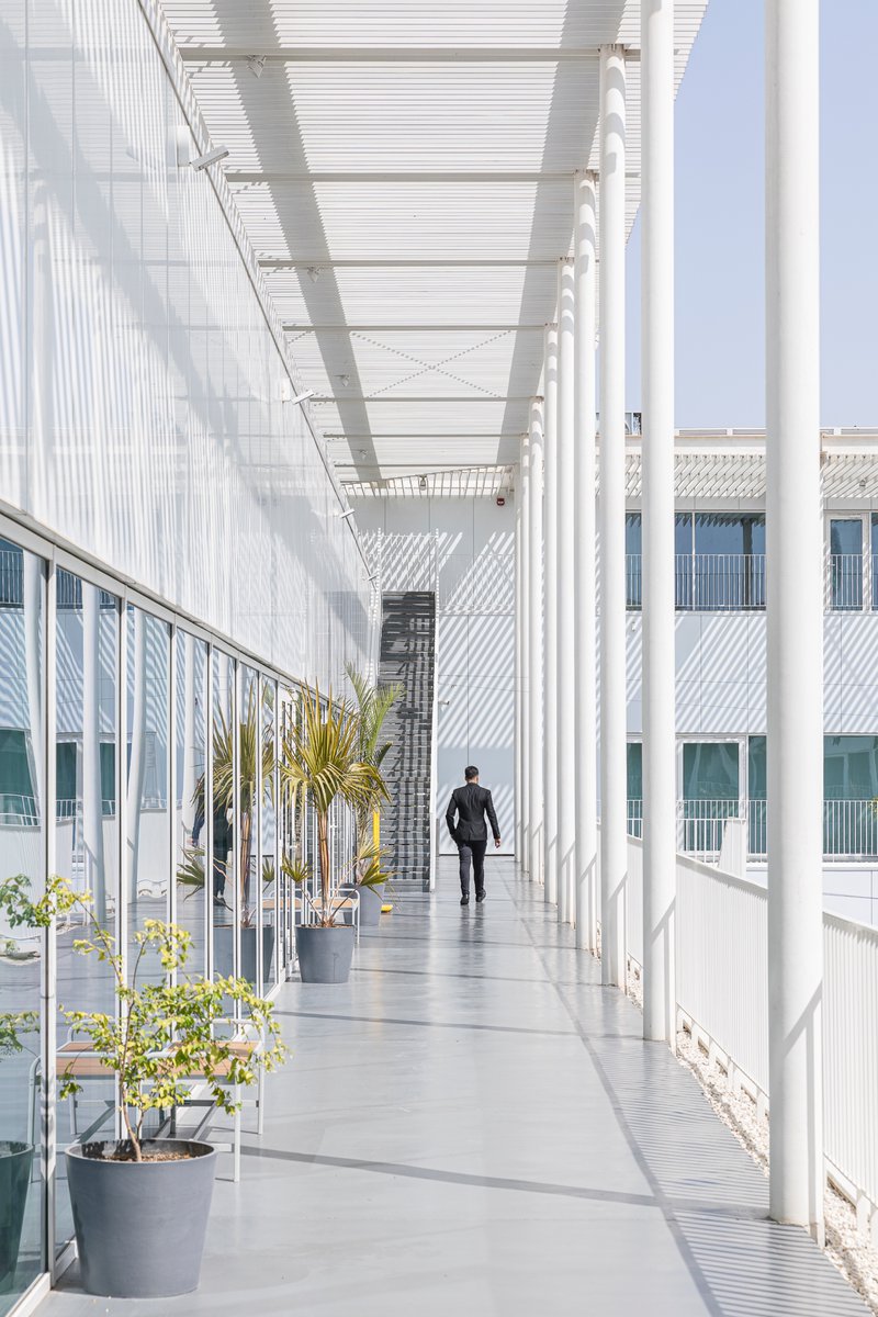 Hayy Jameel

サウジアラビアのジェッダに計画中の、同国初めての複合用途アートセンターである。アート、音楽、映画、建築、ローカル・イノベーションを通して、広く一般の人々の交流を促進することを目的としている。

Photo by Laurian Ghinitoiu