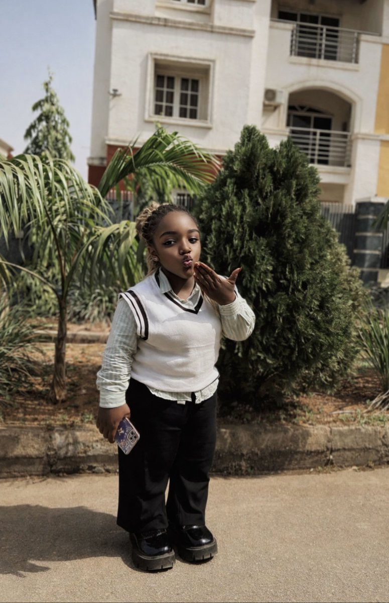 Judith_Hry's tweet photo. “I like you…You’re so pretty why don’t you take full pictures”
Fine boy this is a full picture of me..you still like me? https://t.co/r6KDjEnVag