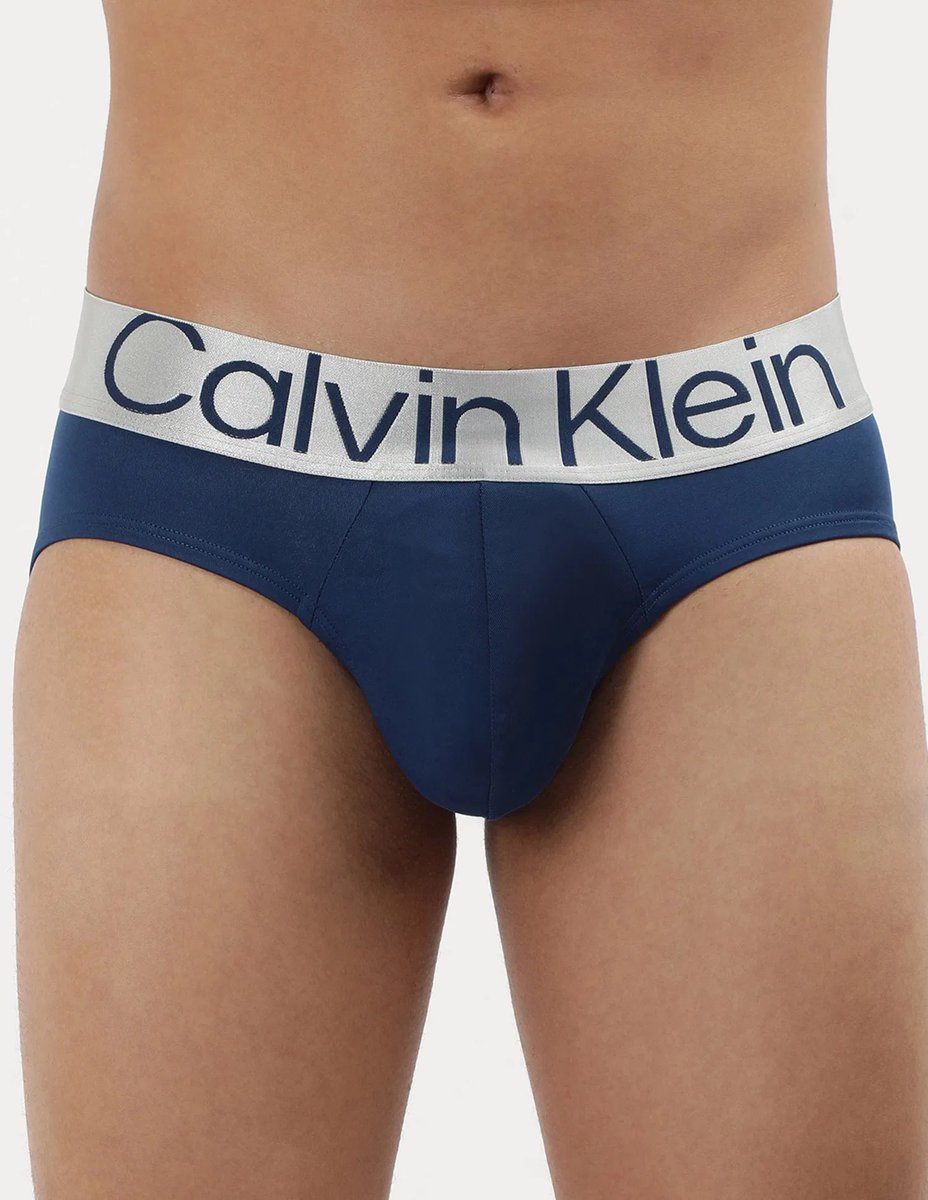 สายลม tweet media