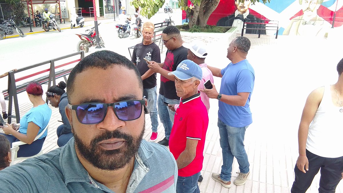 FranciscoS77332's tweet photo. Cada militante cuenta. La Jornada Nacional de Verificación del @PRM_Oficial, es una oportunidad para ratificar nuestra identidad y seguir trabajando unidos por el presente y futuro del país.
La Jornada #Verificate, consolida la fuerza de una militancia activa y participativa. https://t.co/sAYVfR59rg