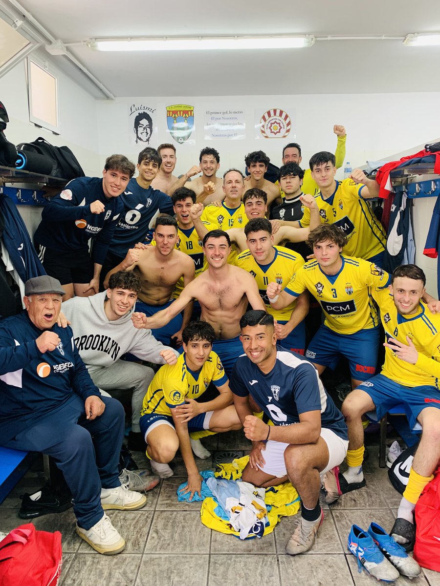 Final en Poniente!!!! Gran victoria que nos hace seguir en los puestos cabeceros!!! Noticia feliz la de la vuelta a los terrenos de juego de nuestro Juan Sojo.
<a href="/CDJardn/">CD Ciudad Jardín</a> 3 (Joseto ⚽️⚽️/ Juan Sojo ⚽️)- <a href="/LucecorC/">Cd Lucecor</a> 1
<a href="/lavautocordoba/">Lavauto Córdoba</a> <a href="/Ocasioncasa1/">Ocasióncasa</a> <a href="/GYCenergy/">Gestión Y Calor</a>