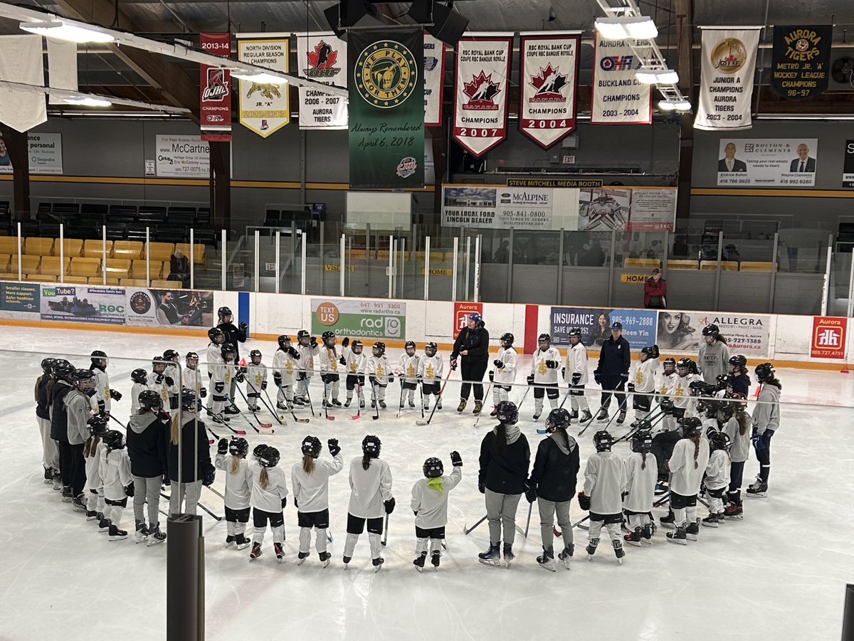 On the PA mic for <a href="/PWHL_Toronto/">Toronto Sceptres</a>’s Youth Hockey Day game! My daughter and her friends from the Ready, Set, Skate program will be here cheering on their hockey heroes 🏒 💙💛