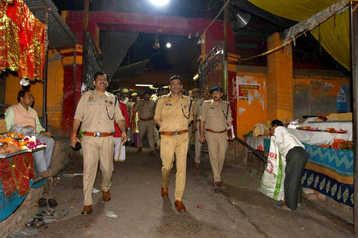 लखनऊ सुपरफास्ट अपडेट..
👉..अपर पुलिस महानिदेशक ,लखनऊ जोन द्वारा जनपद सीतापुर में भ्रमण के पश्चात नैमिष गेस्ट हाउस में राजपत्रित पुलिस अधिकारियों के साथ गोष्ठी आहूत की गयी एवं महत्वपूर्ण बिंदुओं पर कार्यवाही हेतु निर्देशित किया गया.۔ <a href="/sitapurpolice/">Sitapur Police</a> <a href="/Uppolice/">UP POLICE</a>