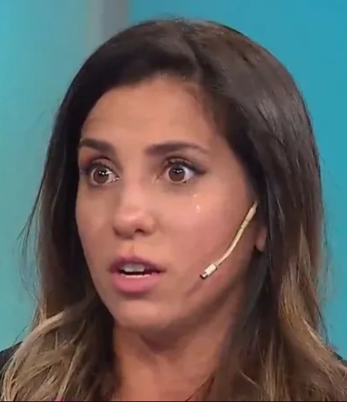 Cinthia Fernández, la crítica número uno de Icardi por, según ella, no pagar deuda de alimentos. Pero acá, mamu, el 4 de julio de 2024 estabas en pleno romance con tu abogado después de ganar tu juicio de alimentos. ¿Cuántas leyes rompés según el código que decís estudiar?