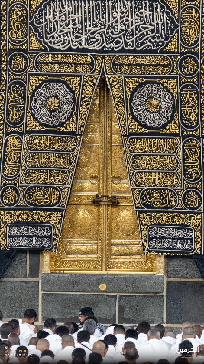 جعلني الله وإياكم ممن تقضى حوائجهم وتجبر خواطرهم في هذه الليلة المباركة . اللهم آمين

#ليلة_27 #العشر_الأواخر