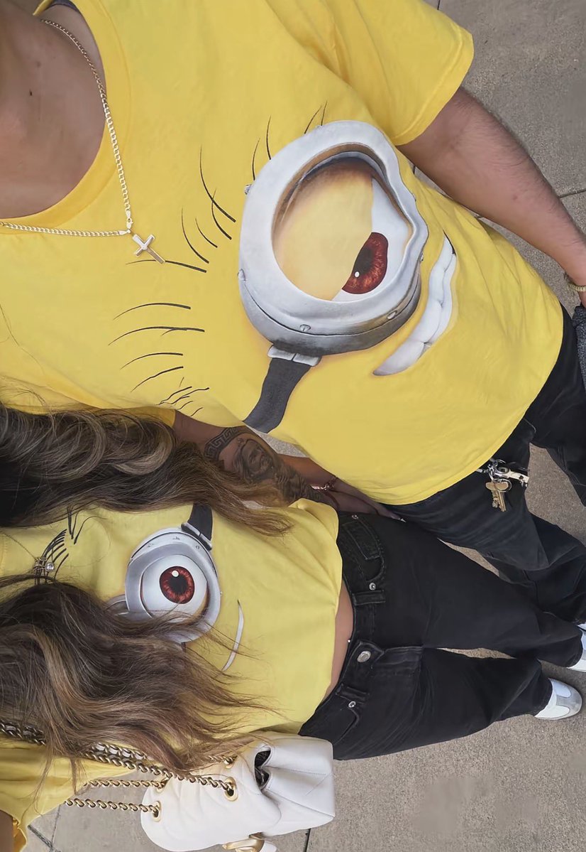 minion bot tweet media