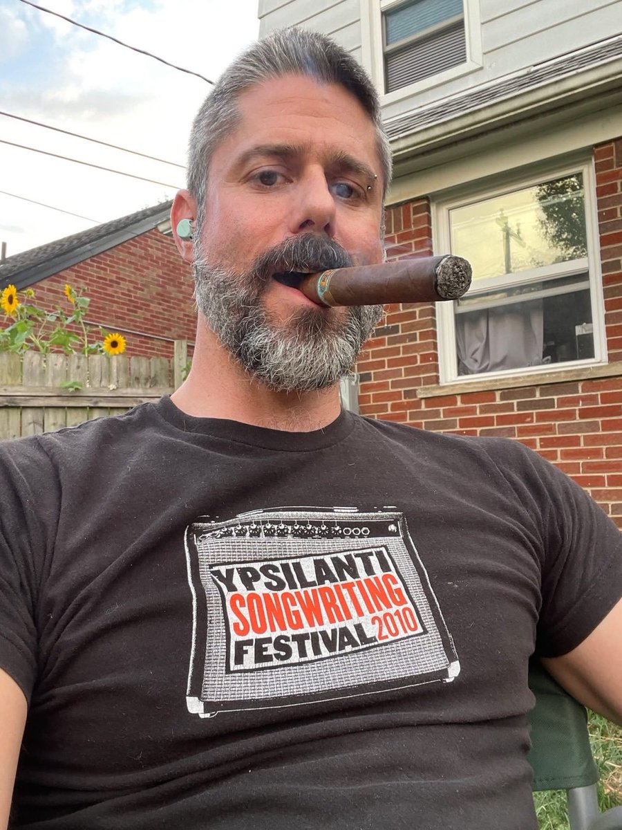 returninghomeat30 tweet media