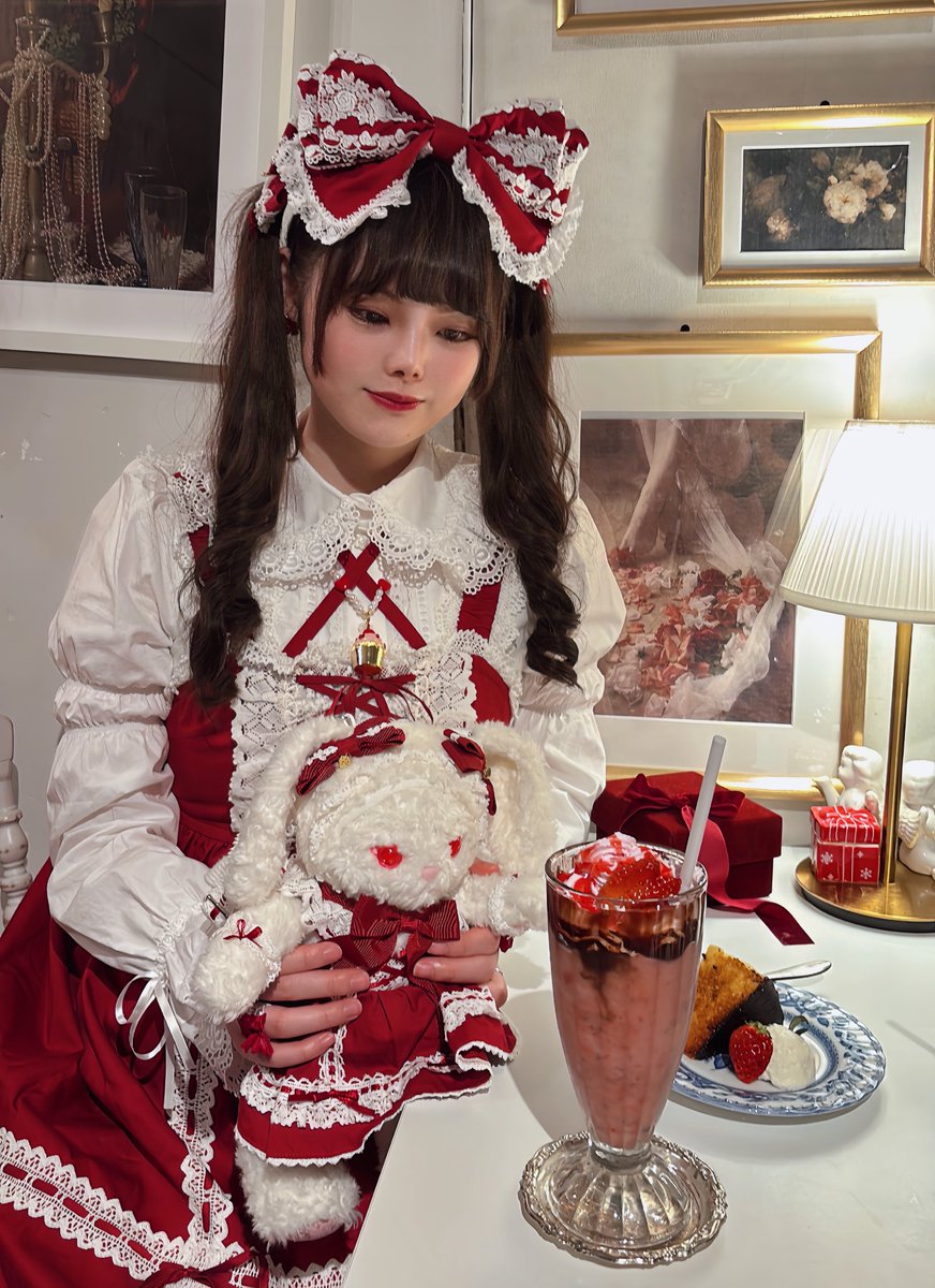 むらこ tweet media