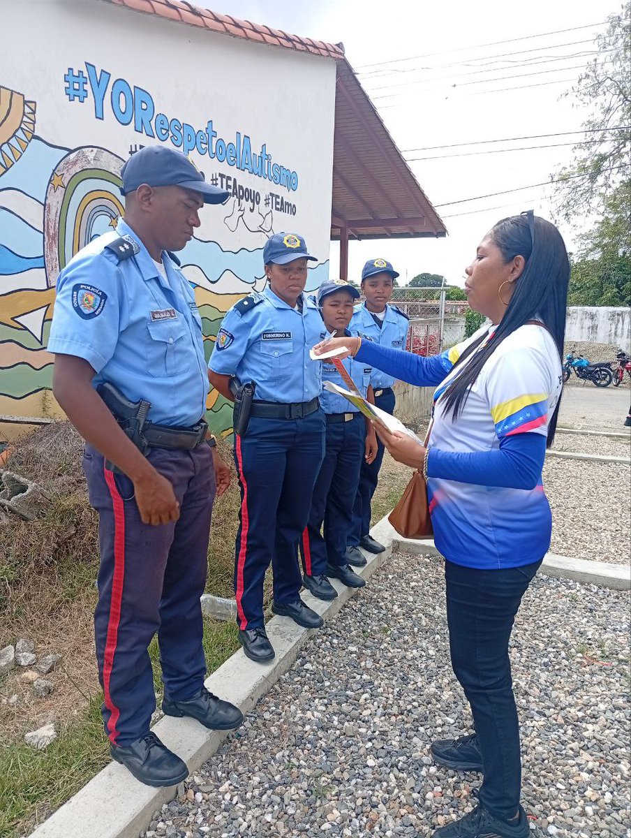Por instrucciones del Defensor del Pueblo (E) <a href="/TarekWiliamSaab/">Tarek William Saab</a> el equipo de la subsede Guatire, hizo entrega de material divulgativo sobre Violencia Basada en Género, a funcionarios y funcionarias de la Policía de Miranda presentes en la Jornada Tribunal Móvil en Caucagua.