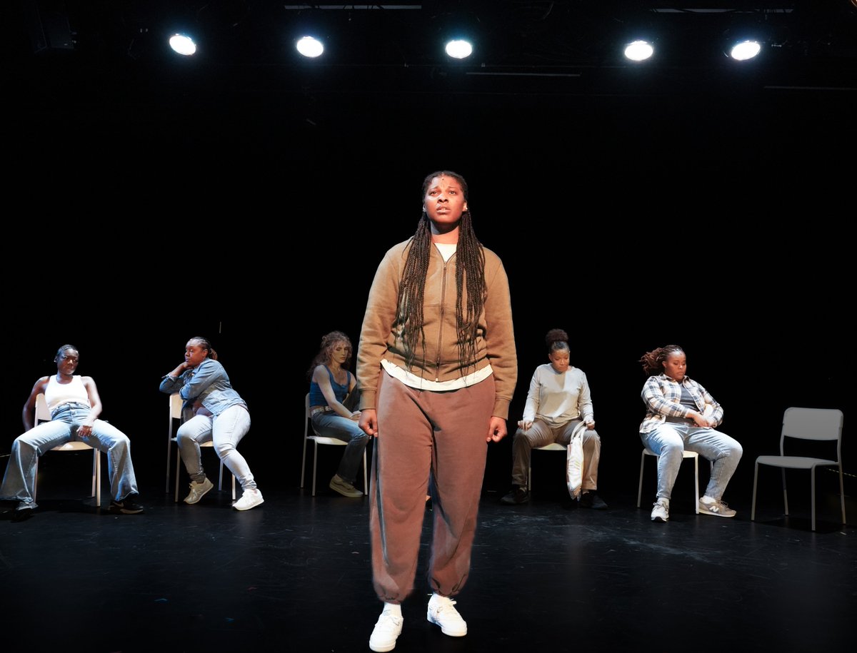 6 second review tweet media