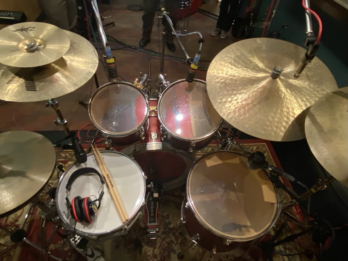 Dan_Yoshikawa's tweet image. Quiのレコーディングでした！
難い！！
楽しかったけど＾＾
完成を楽しみにしてて下さいね！

#qui 
#recording 
#drums 
#jazzrock