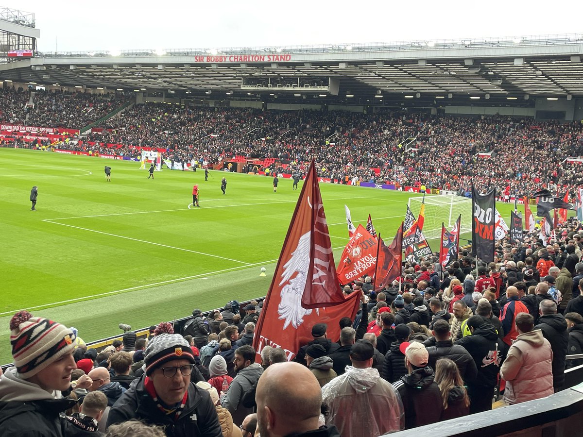 LakinClaralakin's tweet photo. Another 3 points, letโs keep going boys โค๏ธ๐พ๐ช #MUFC #MUNAST https://t.co/14ZmaryrzM