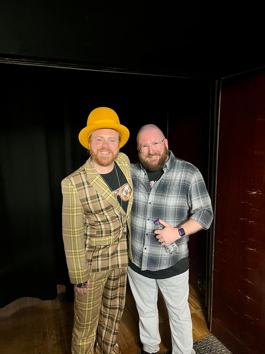 ardommarriott's tweet photo. 2 years ago I met the man who has given me so many laughs over the years, privileged to have had the opportunity to shake hands with you @LeighFrancis https://t.co/1QSRUeolLg