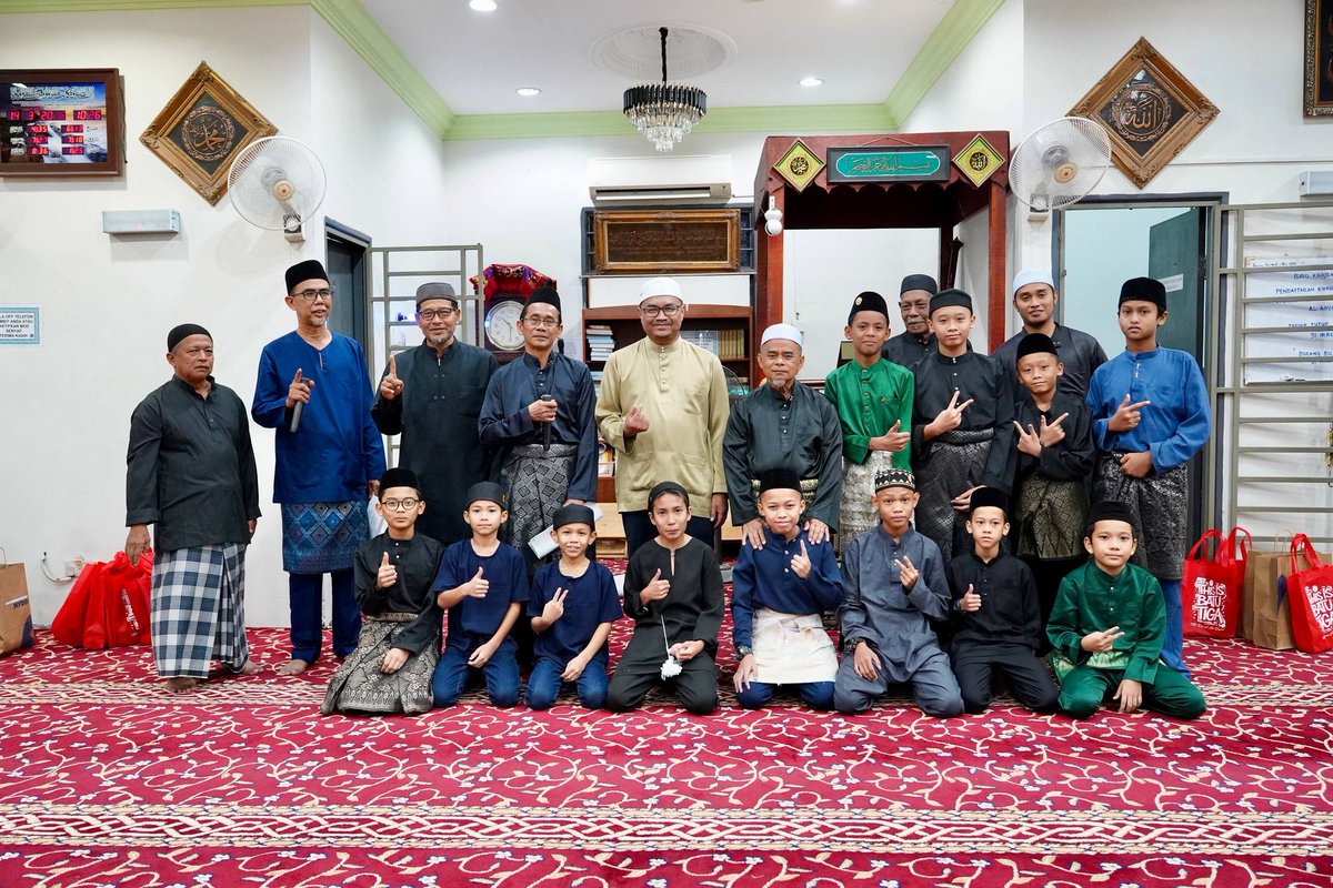 Azli Yusof tweet media