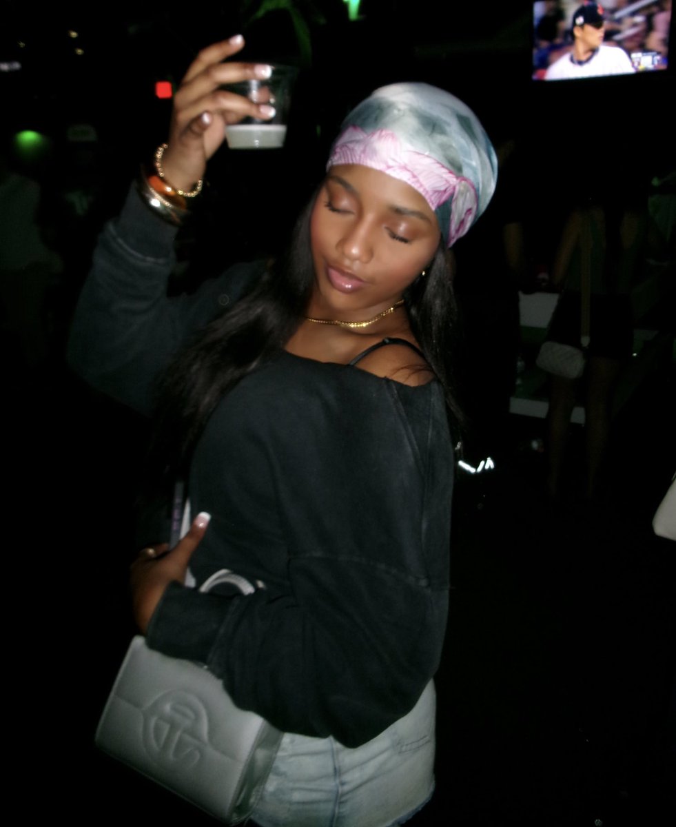 ayanna 🎀 tweet media