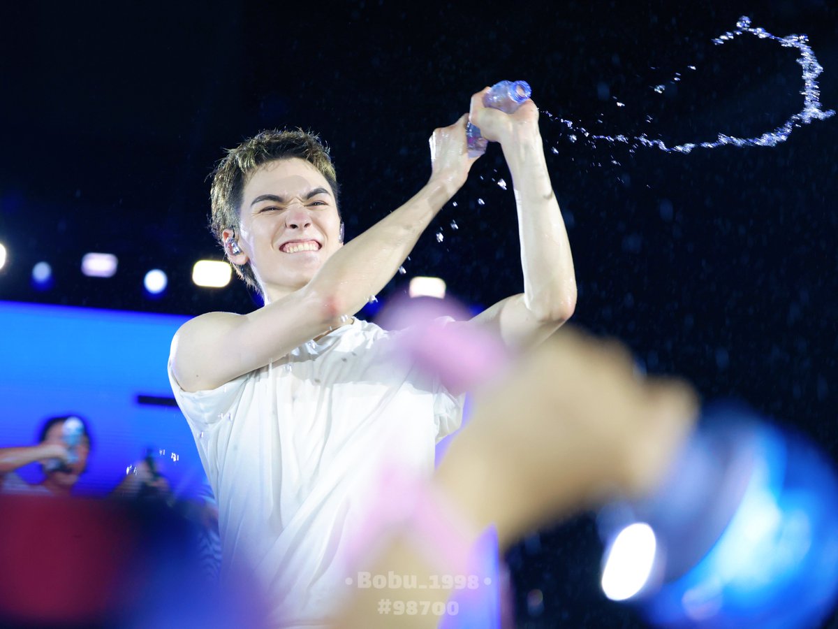 BoBu_1998 tweet media