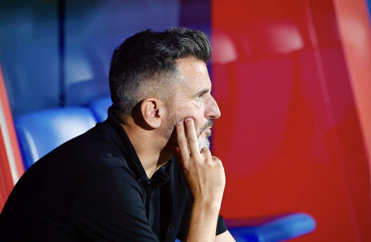 Abro ☂️, pero sigo confiando en el que nos sacó del barro y en el que ha sido capaz de levantar al equipo en numerosas ocasiones, sacando el máximo rendimiento de cada uno de los jugadores. Podrá tener errores, como cualquier persona, pero SIEMPRE en su barco.