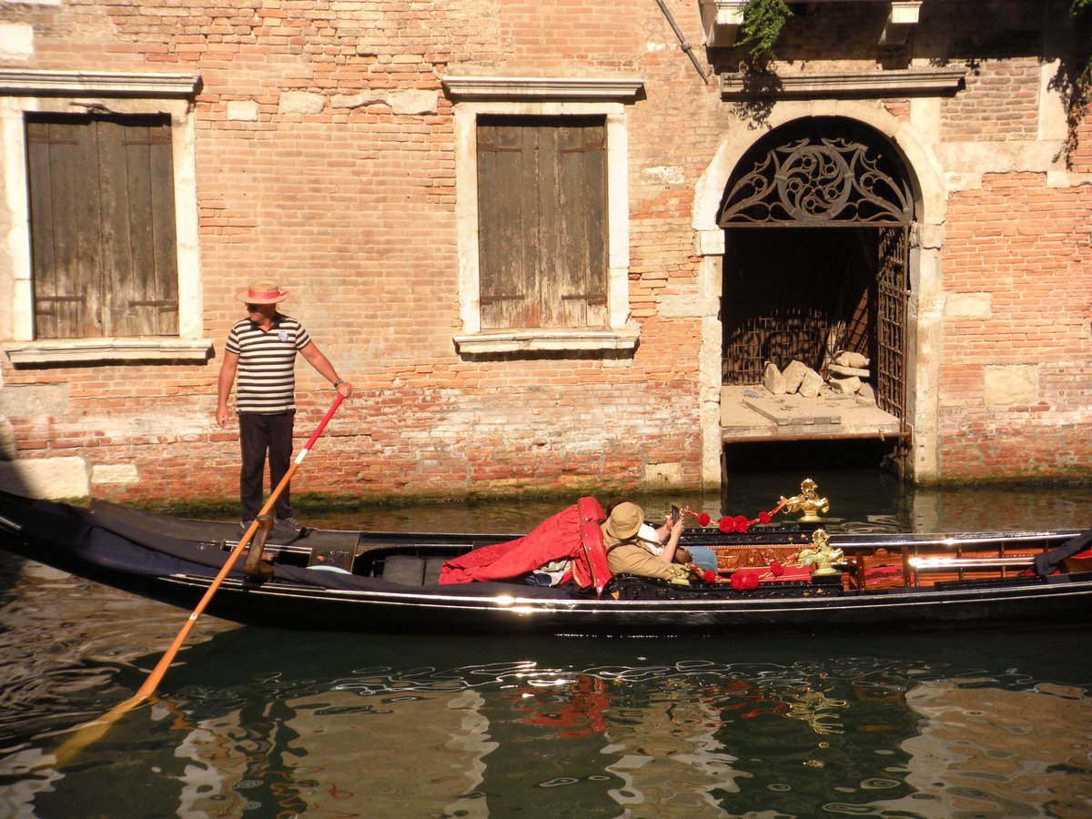 ᥣ𝗂α tweet media