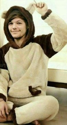 Louistomlinsonfansover50 tweet media