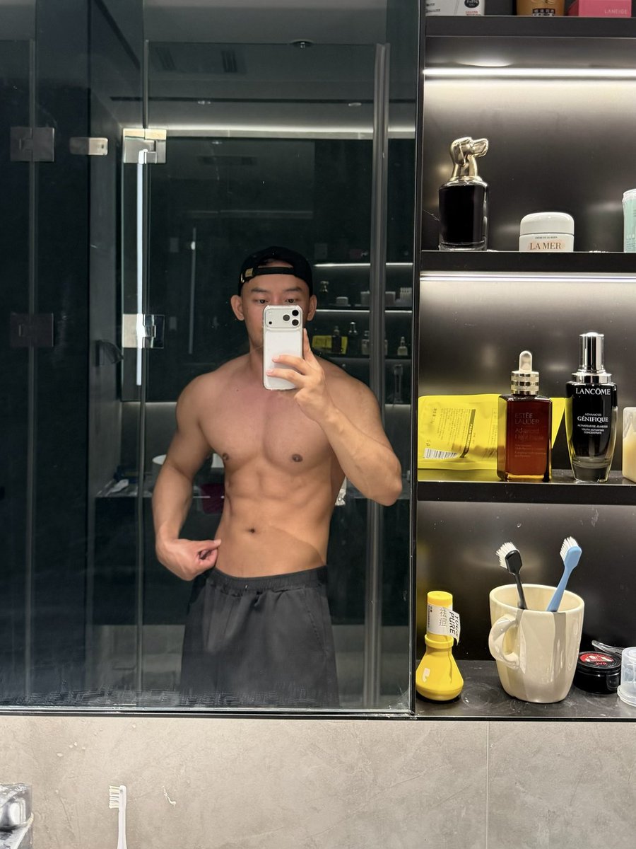 霸霸（体育生1s版） tweet media