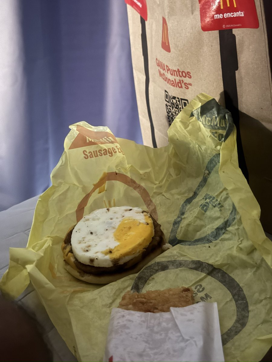 Emi 🧘🏻‍♀️✨ tweet media