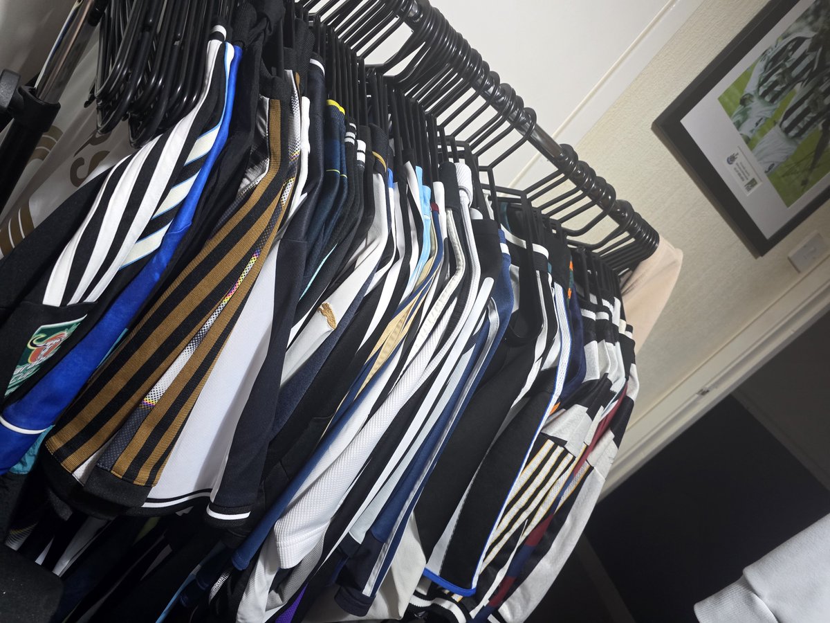 Retro NUFC tweet media