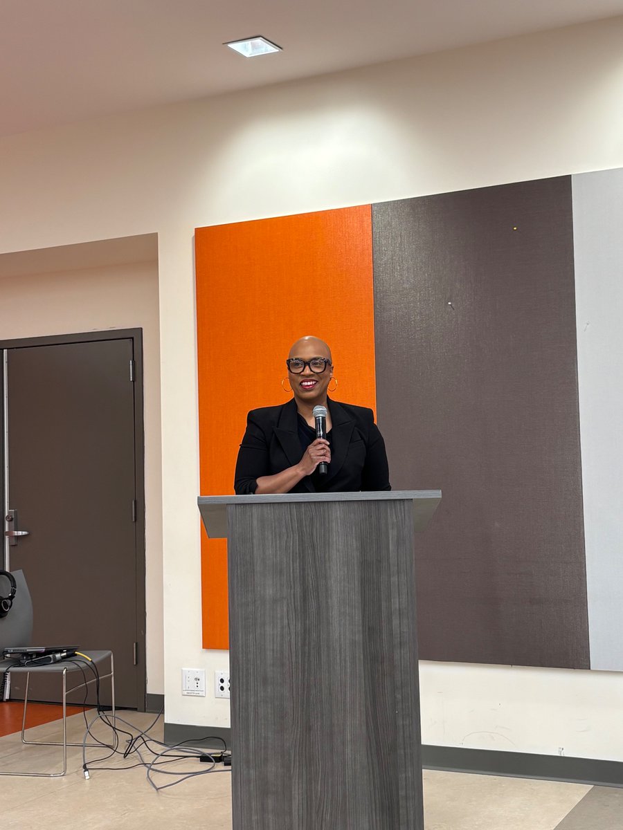 Congresswoman Ayanna Pressley tweet media