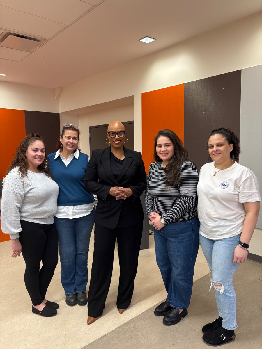 Congresswoman Ayanna Pressley tweet media