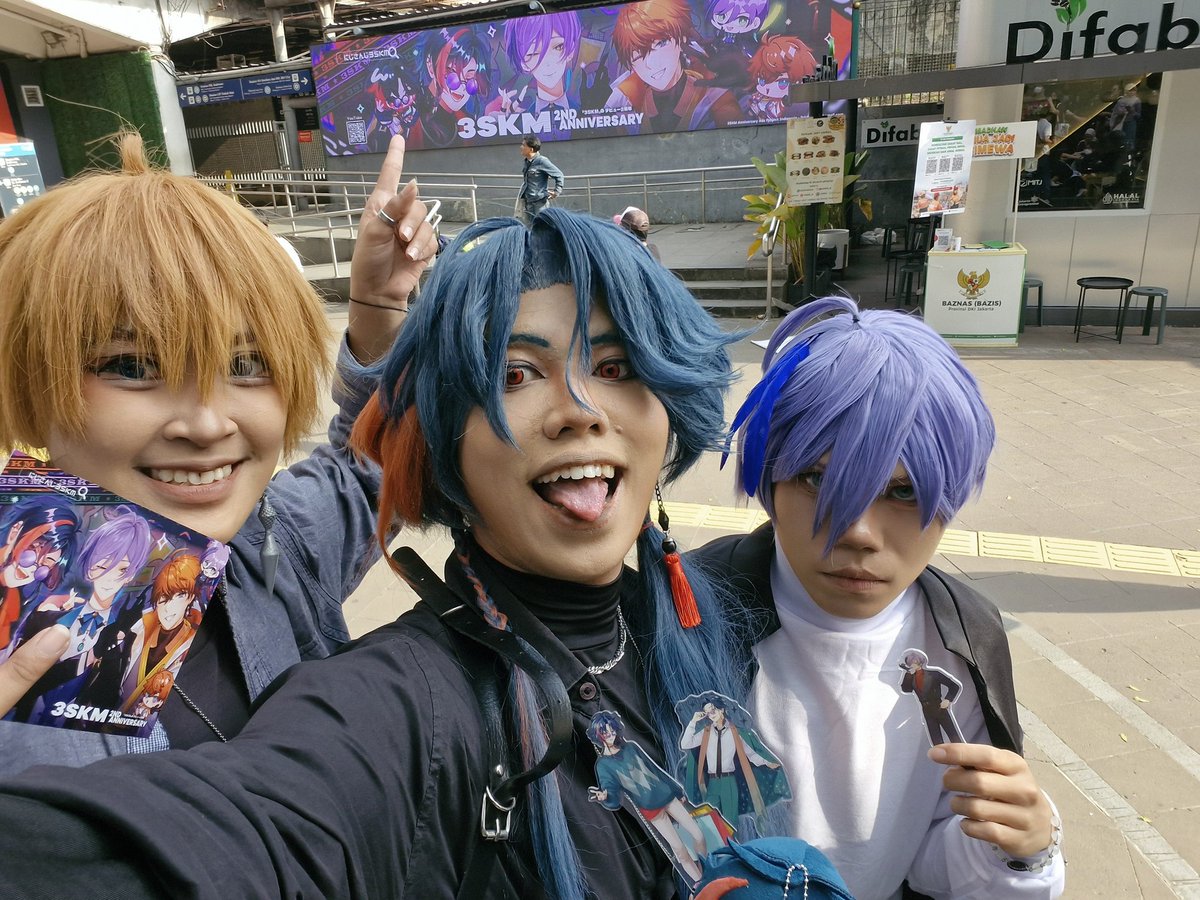 jyxrei's tweet photo. 🌈🕒 / cos

Happy 2nd Anniversary 3SKM!! 
🧡💚💜

🔑🐍 私
🍔📿 @YuukiSera_026
🫖🌿 rum.ramu (ig)

#3SKM_2ndANV 
#3SKM2ndANV_ID https://t.co/aPvqBgexHL