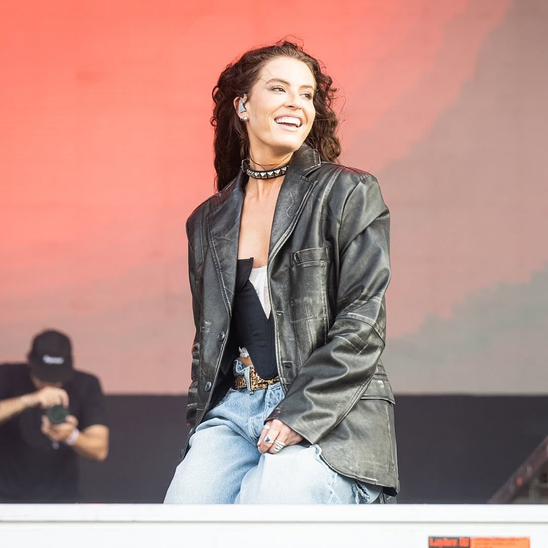 fndgfletcherbr's tweet photo. Há exatamente 2 anos, Fletcher se apresentava no Lollapalooza Argentina, marcado também como o seu primeiro show na América Latina 🥹🖤 https://t.co/kK2pR1jgcP
