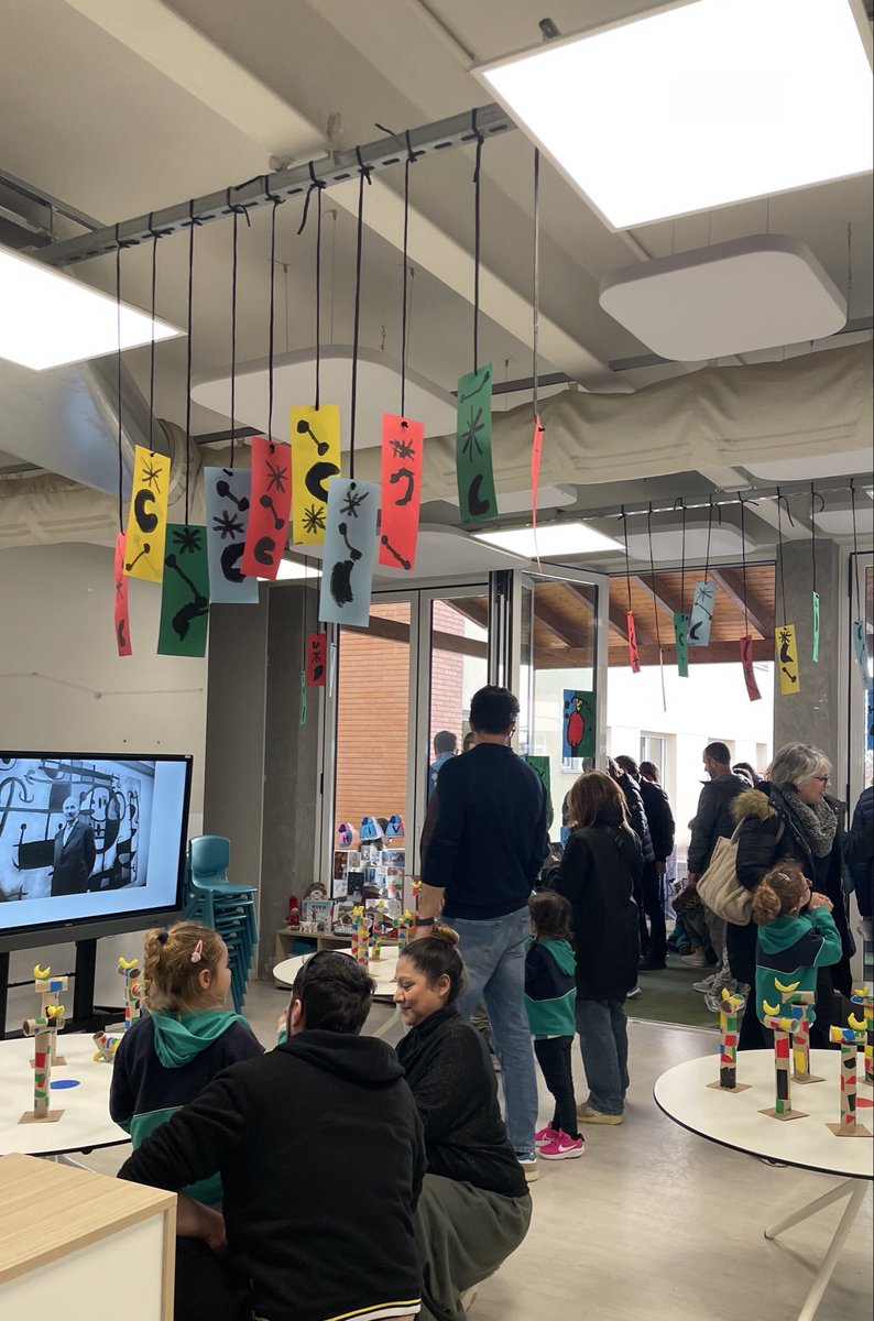 Escola PAIDOS tweet media