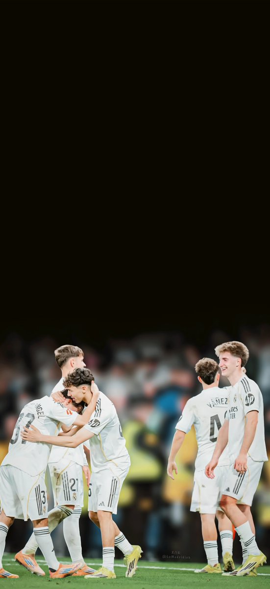 A̷ Y̷ A̷ | آيـة tweet media