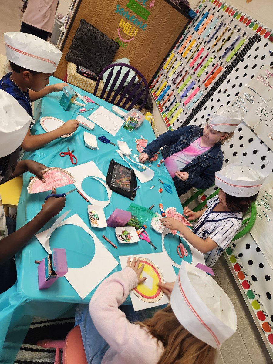 MrsMaynard1st's tweet photo. We were chefs on Friday as we made contractions with a-pasta-phes and fraction pizzas! @ChristianaES1 https://t.co/hFUj440QaK