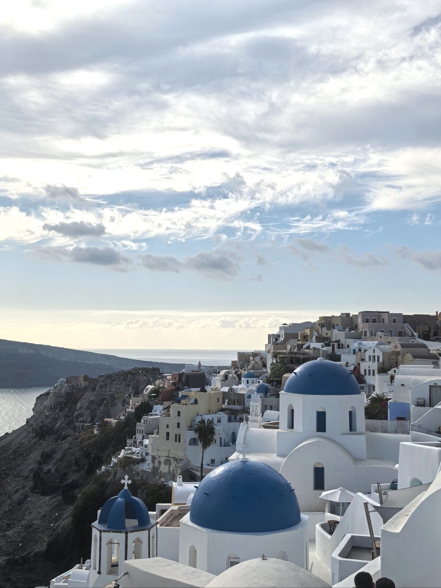 DiGo_Ks's tweet photo. Chasing sunsets in Santorini  White-washed villages, blue domes, and the Aegean glowing gold—this is magic I’ll replay forever. Where’s your next sunset spot https://t.co/x78O4XjrC2