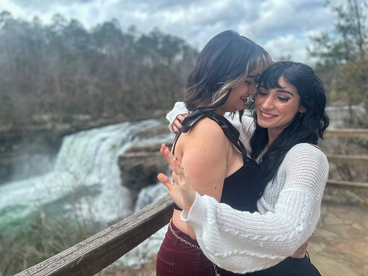 hamanohoney's tweet photo. WE GOT ENGAGED 

your local Jegulus is taking the next step😋♥️😭✨☀️ https://t.co/bu8ly2V8Aw