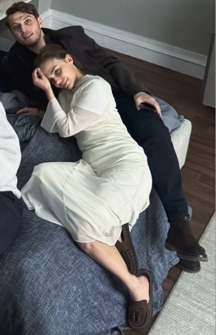 saramamdouhhh's tweet photo. 😍❤️
#baharşahin #buraktozkoparan 
#AlBel #AynıYağmurAltında https://t.co/yefxrTYQ3Y