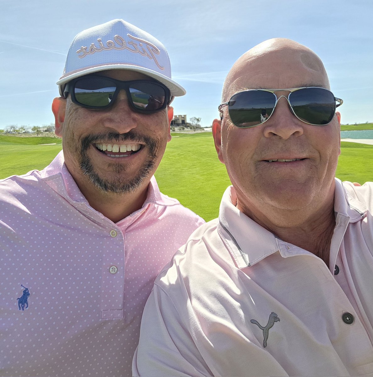 Weatherhack's tweet photo. #GolfChat #RoundReport #Nobodycareswhatyoushot @GabrielLacayo13 and I today in a top 5 windiest day @realpuregolf. It was brutal. We turned "birdie juice" to "into the wind par juice" π₯It was hit it and laugh round. Requisite #SundayPink #PinkSunday photo. https://t.co/57CFChPSva