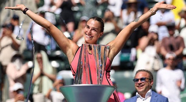 lost a heartbreaking final, took a month off, went on vacation, went to milan fashion week, got a puppy, got engaged, came back to tennis with the cutest kit, only lost one set and reminded everyone who the best player in the world is. our world number one everyone