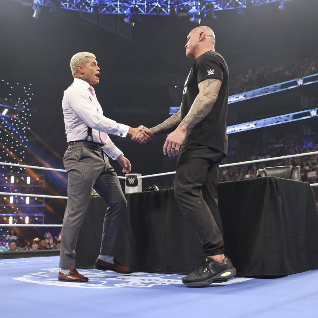 Strike first, questions later. 𓆙 Not @RandyOrton. tweet media