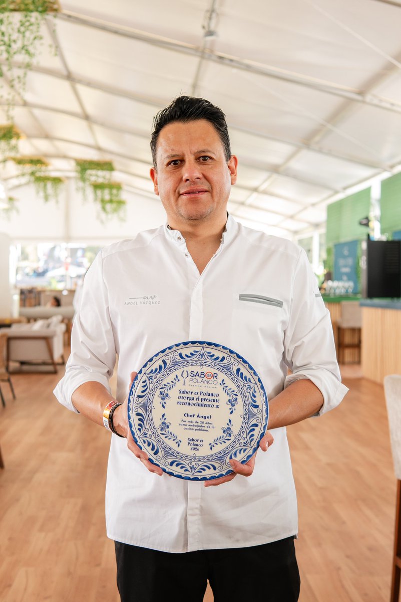SaborEsPolanco's tweet photo. La excelencia culinaria también se celebra en el festival con el reconocimiento al chef Ángel Vázquez, cuya trayectoria y pasión por la gastronomía han dejado una huella extraordinaria. 👨‍🍳🏆 https://t.co/F7L3OJKgb7