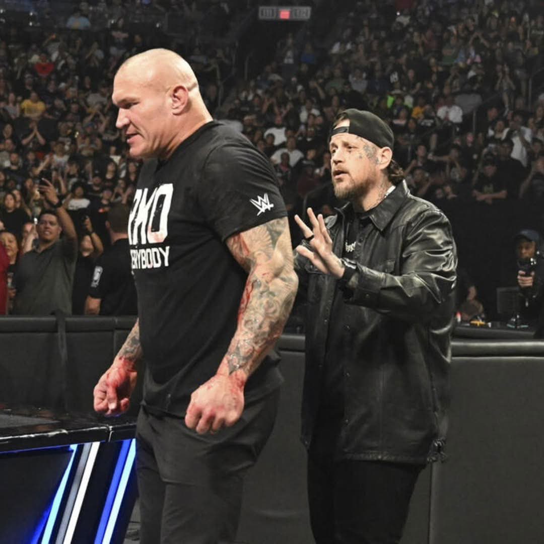 Strike first, questions later. 𓆙 Not @RandyOrton. tweet media